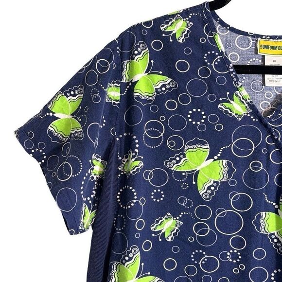 The Uniform Outlet 2X butterfly print knit sides two pocket scrub top blue & gre - Picture 5 of 11